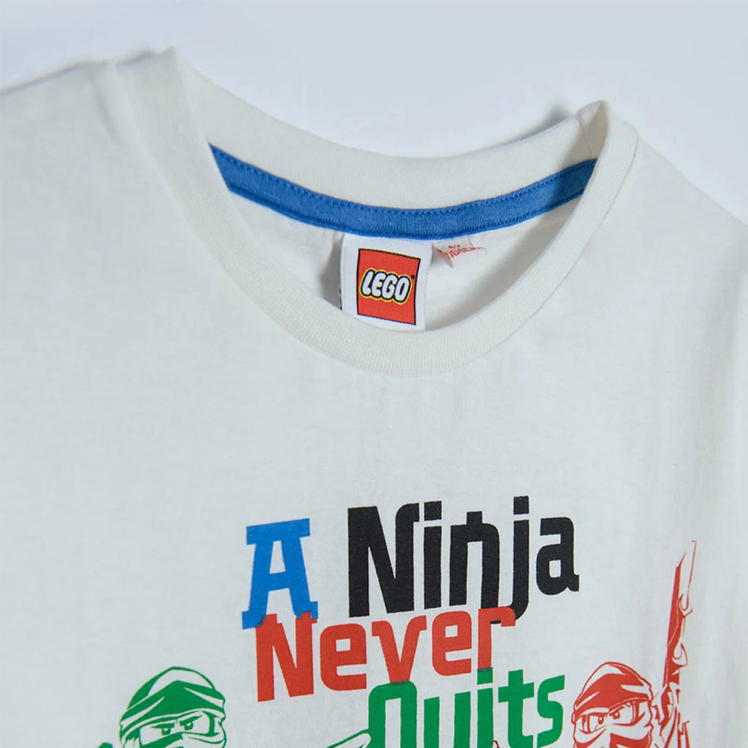 Ninjago T - skjorte A Ninja Never Quits - Supernerds